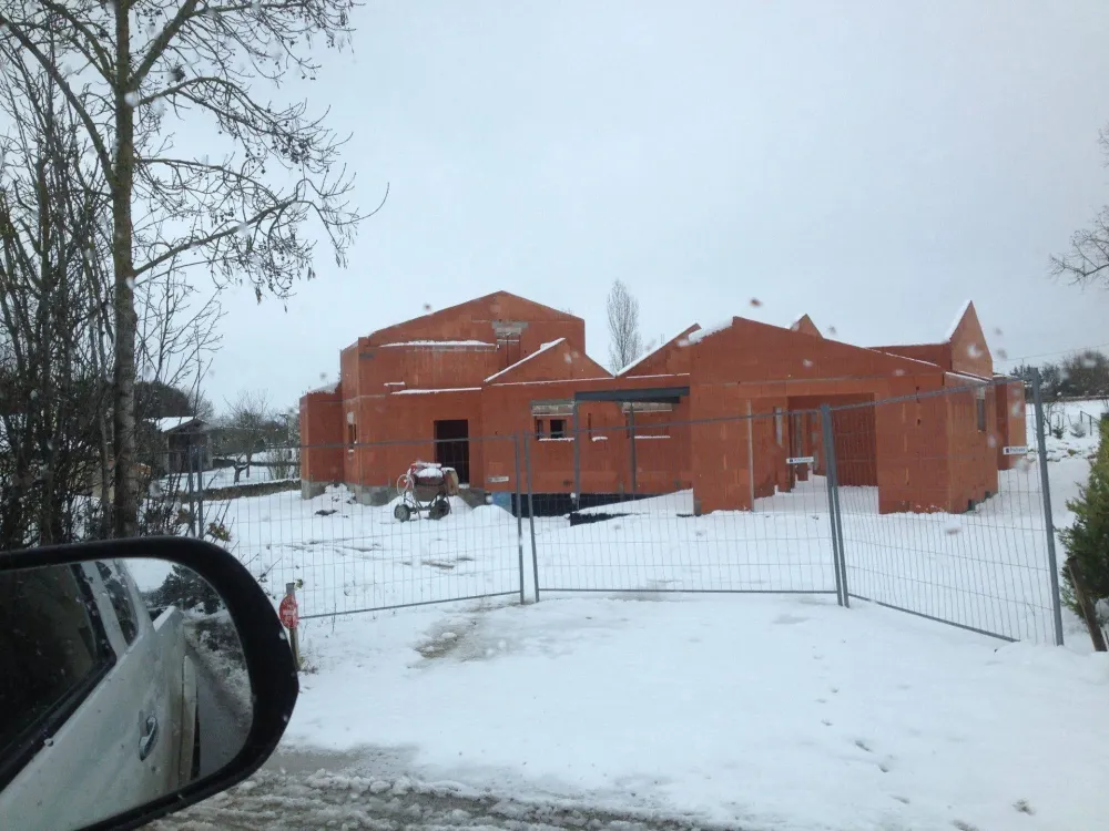construction neuve près de Miradoux