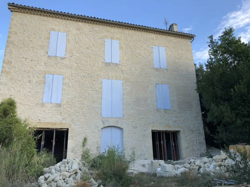 enduit de façade ancien près de Miradoux